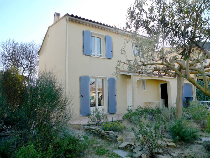 A vendre Villa  SAINT PAUL 3 CHATEAUX à 2 pas du centre! A vendre Villa  SAINT PAUL 3 CHATEAUX Trés bon état à 2 pas du centre!